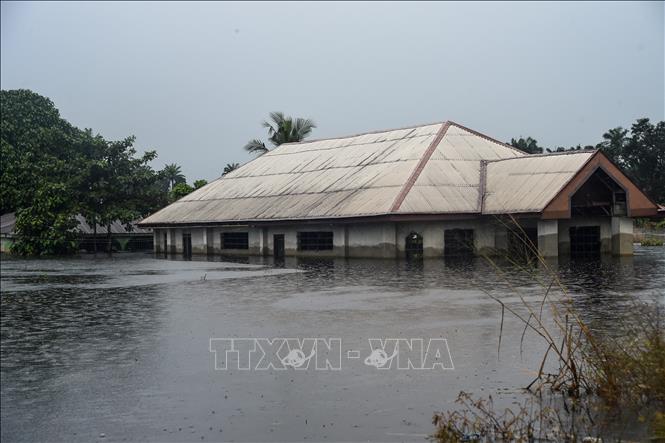 Số nạn nhân thiệt mạng trong thảm họa lũ quét tại Nigeria vượt 200 người- Ảnh 1. Số nạn nhân thiệt mạng trong thảm họa lũ quét tại Nigeria vượt 200 người- Ảnh 1.