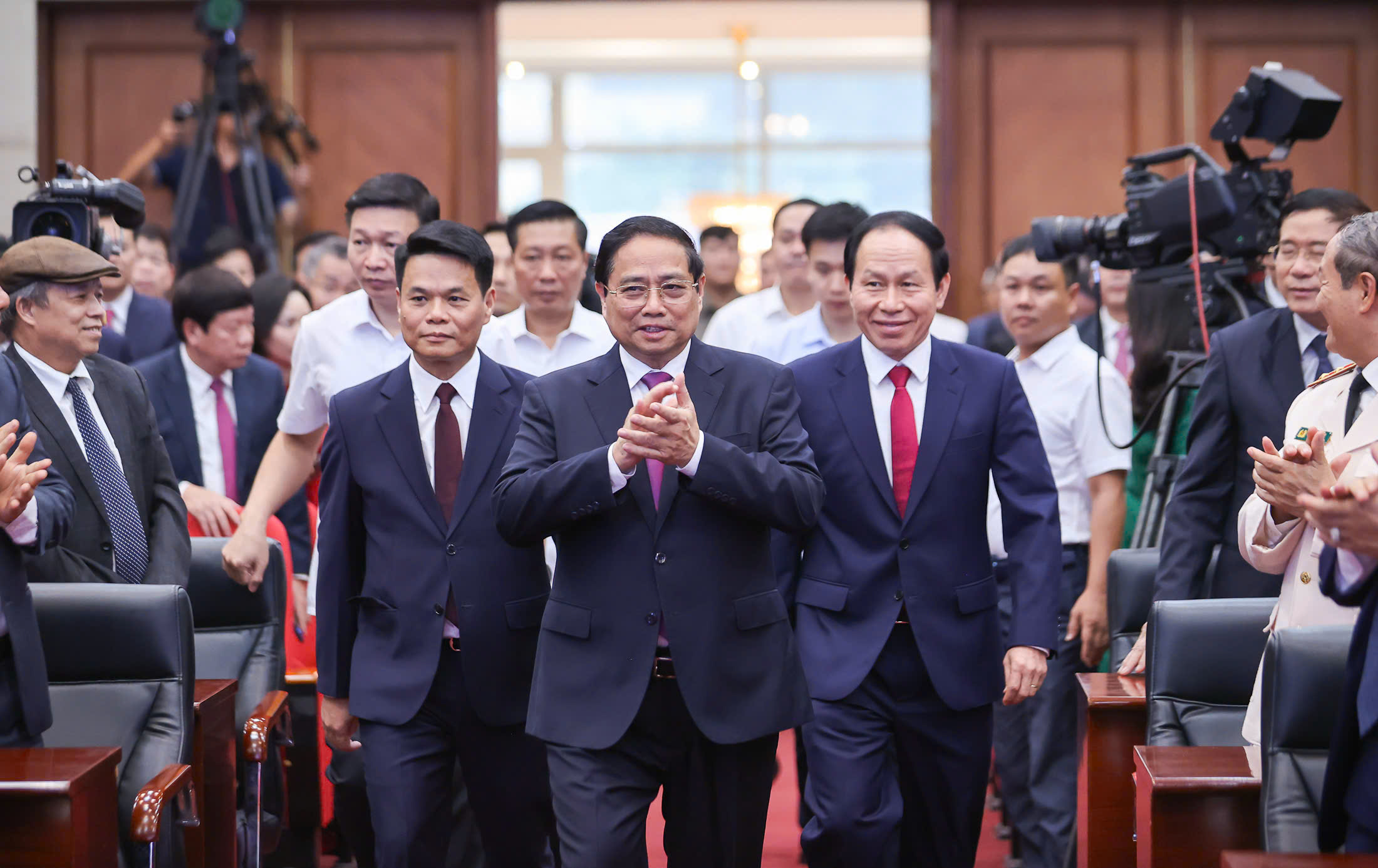 Lễ công bố hợp nhất Hải Dương - Hải Phòng: Cùng kiến tạo vùng trong Kỷ nguyên mới- Ảnh 1. Lễ công bố hợp nhất Hải Dương - Hải Phòng: Cùng kiến tạo vùng trong Kỷ nguyên mới- Ảnh 1.
