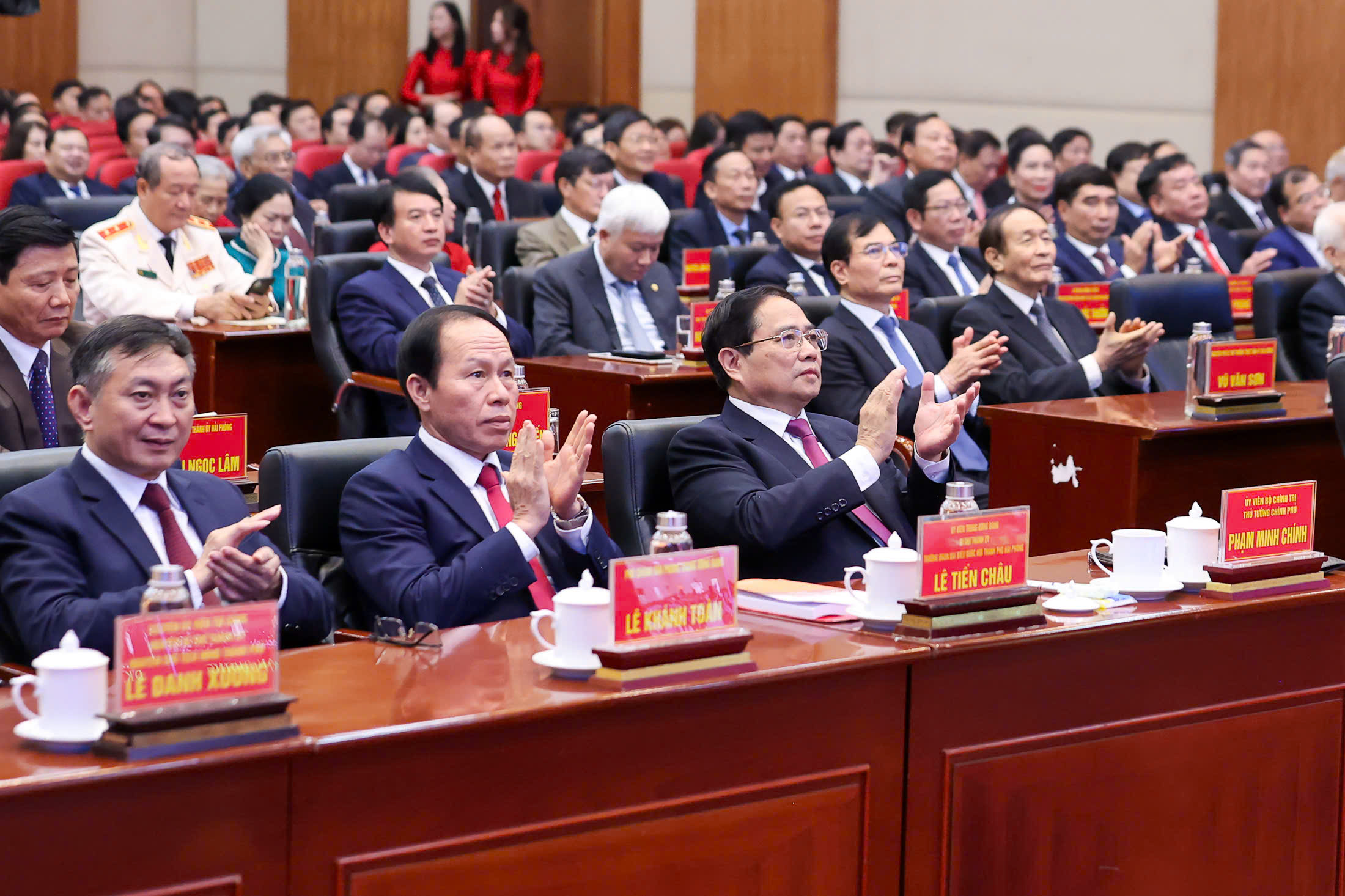 Lễ công bố hợp nhất Hải Dương - Hải Phòng: Cùng kiến tạo vùng trong Kỷ nguyên mới- Ảnh 2. Lễ công bố hợp nhất Hải Dương - Hải Phòng: Cùng kiến tạo vùng trong Kỷ nguyên mới- Ảnh 2.