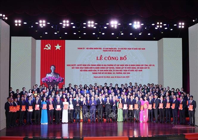 Tổng Bí thư Tô Lâm: "Sắp xếp lại giang sơn" là bước đi lịch sử - Ảnh 3. Tổng Bí thư Tô Lâm: "Sắp xếp lại giang sơn" là bước đi lịch sử - Ảnh 3.