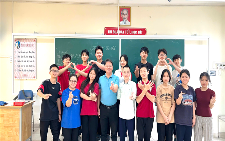 Quảng Ninh tăng hơn 1.000 chỉ tiêu lớp 10 công lập năm học 2026-2027- Ảnh 2. Quảng Ninh tăng hơn 1.000 chỉ tiêu lớp 10 công lập năm học 2026-2027- Ảnh 2.