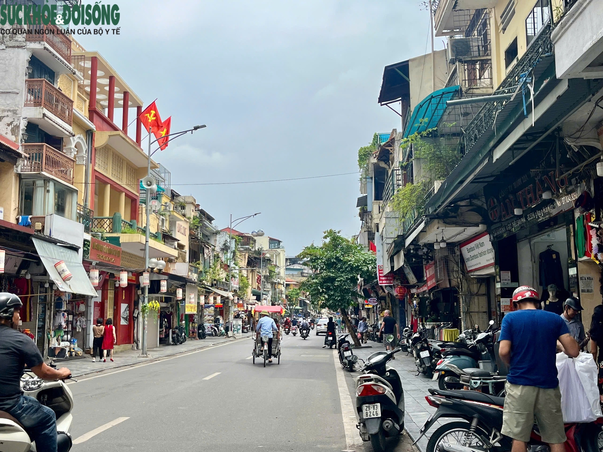 Hàng loạt cửa hàng 'hái ra tiền' trên phố cổ Hà Nội đóng cửa: Chuyện gì đang xảy ra?- Ảnh 1.