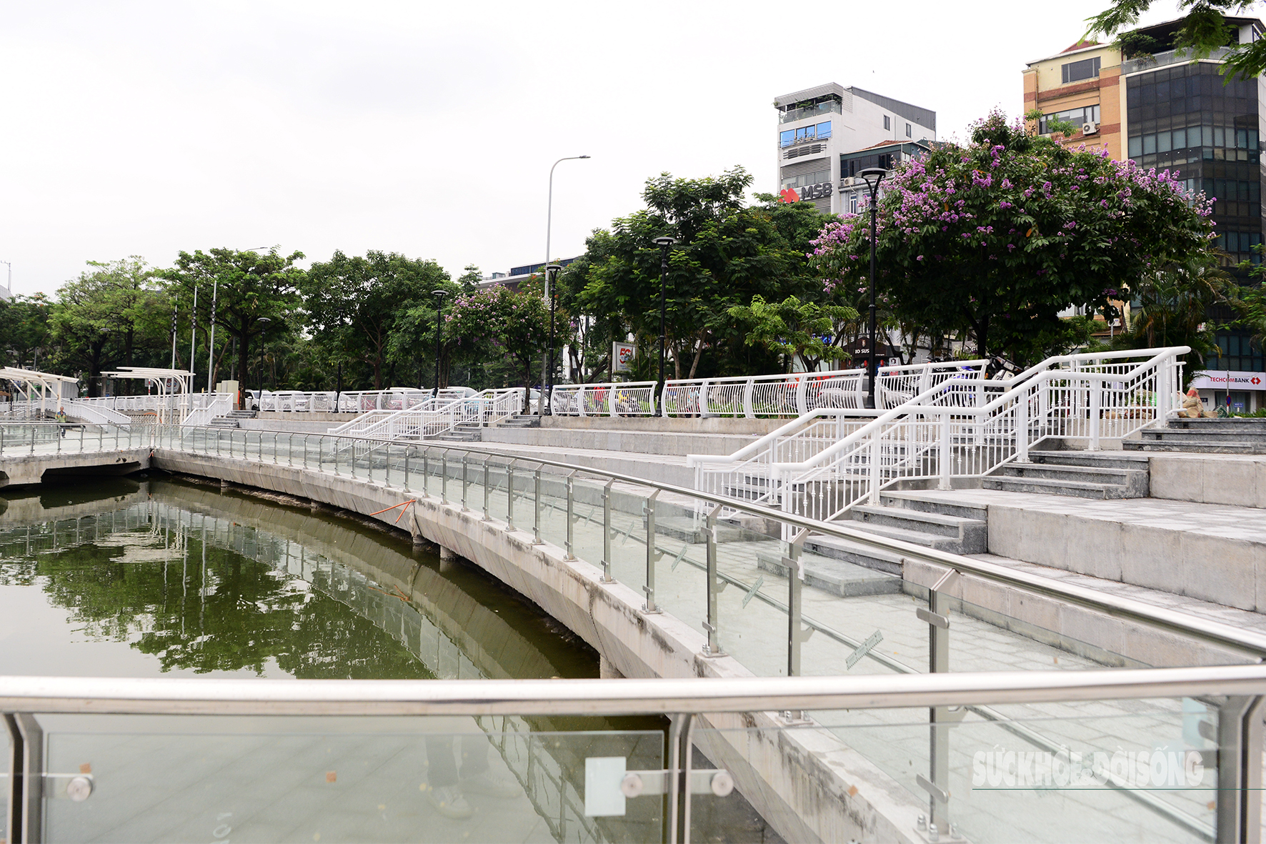 Hồ Hoàng Cầu ‘lột xác’, người dân phấn khởi tập thể dục giữa không gian mới- Ảnh 11. Hồ Hoàng Cầu ‘lột xác’, người dân phấn khởi tập thể dục giữa không gian mới- Ảnh 11.