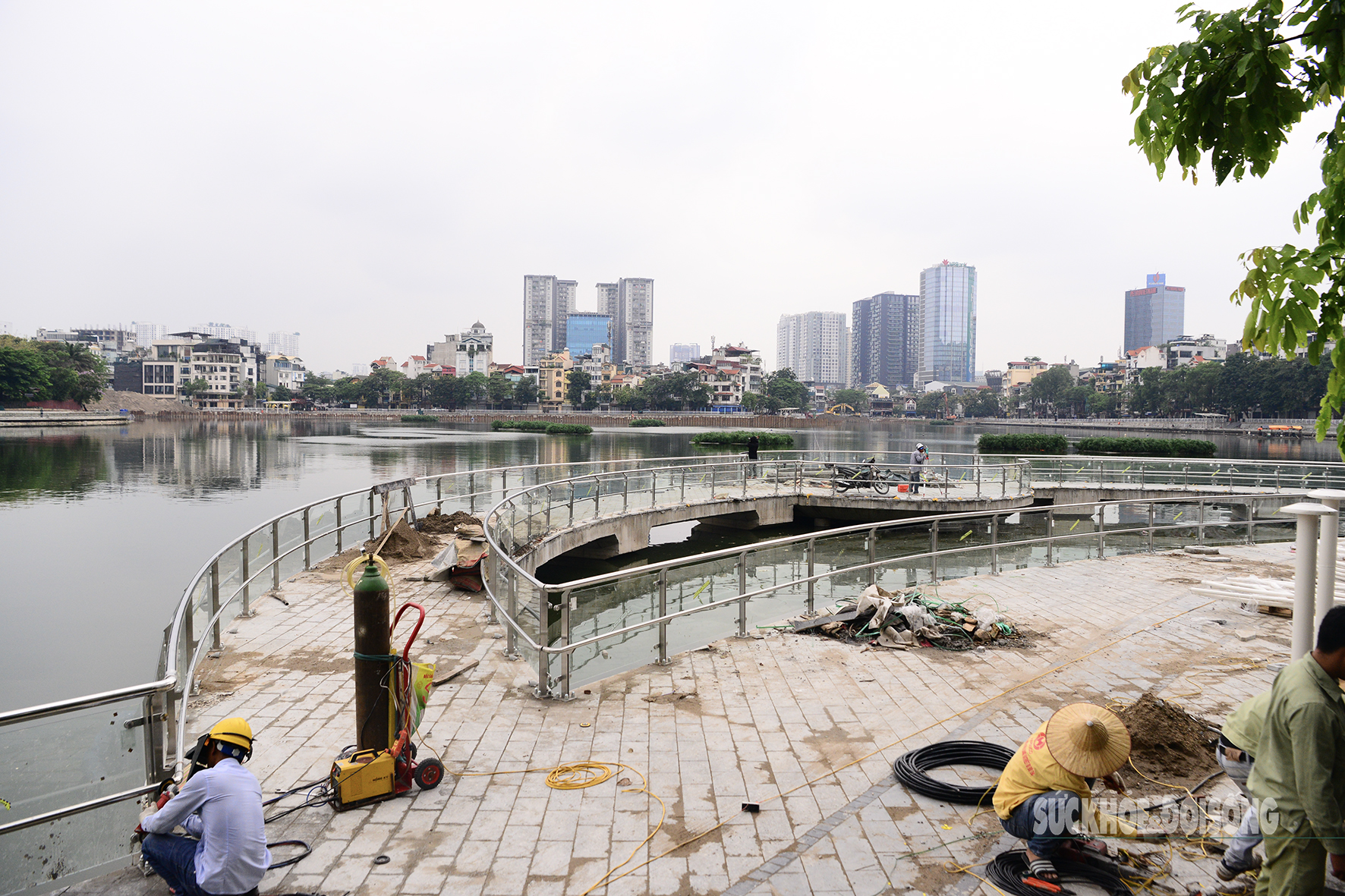 Hồ Hoàng Cầu ‘lột xác’, người dân phấn khởi tập thể dục giữa không gian mới- Ảnh 3. Hồ Hoàng Cầu ‘lột xác’, người dân phấn khởi tập thể dục giữa không gian mới- Ảnh 3.