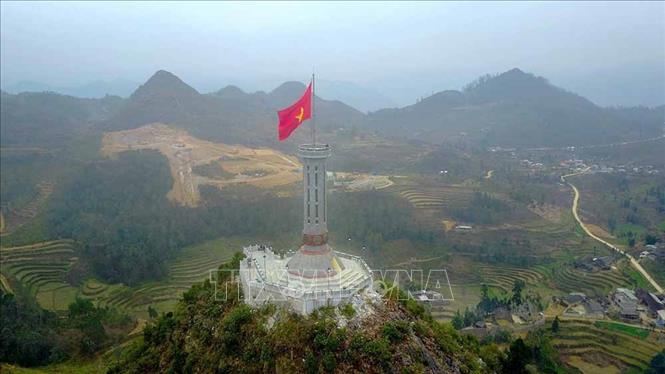 Tạm dừng đón khách tham quan Cột cờ Lũng Cú để tu bổ, tôn tạo- Ảnh 1. Tạm dừng đón khách tham quan Cột cờ Lũng Cú để tu bổ, tôn tạo- Ảnh 1.