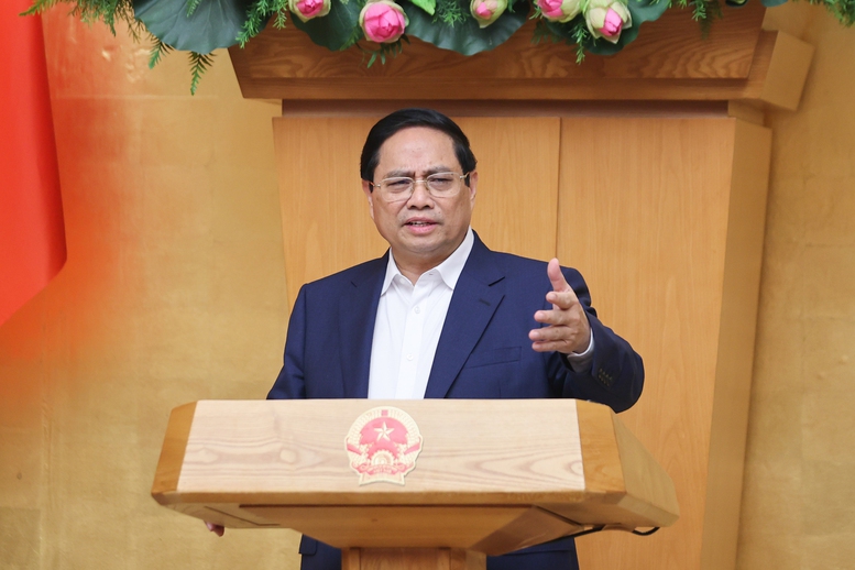 Thủ tướng: Xử lý nghiêm cán bộ, công chức, sĩ quan nếu bảo kê, tiếp tay cho buôn lậu, hàng giả- Ảnh 2.