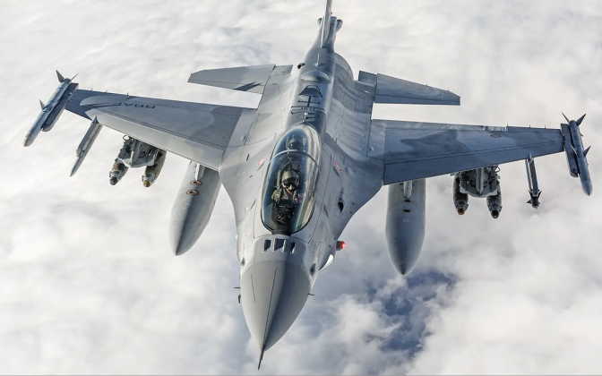 Ukraine lo lắng vì tiêm kích F-16 lạc hậu so với phòng không và không quân Nga