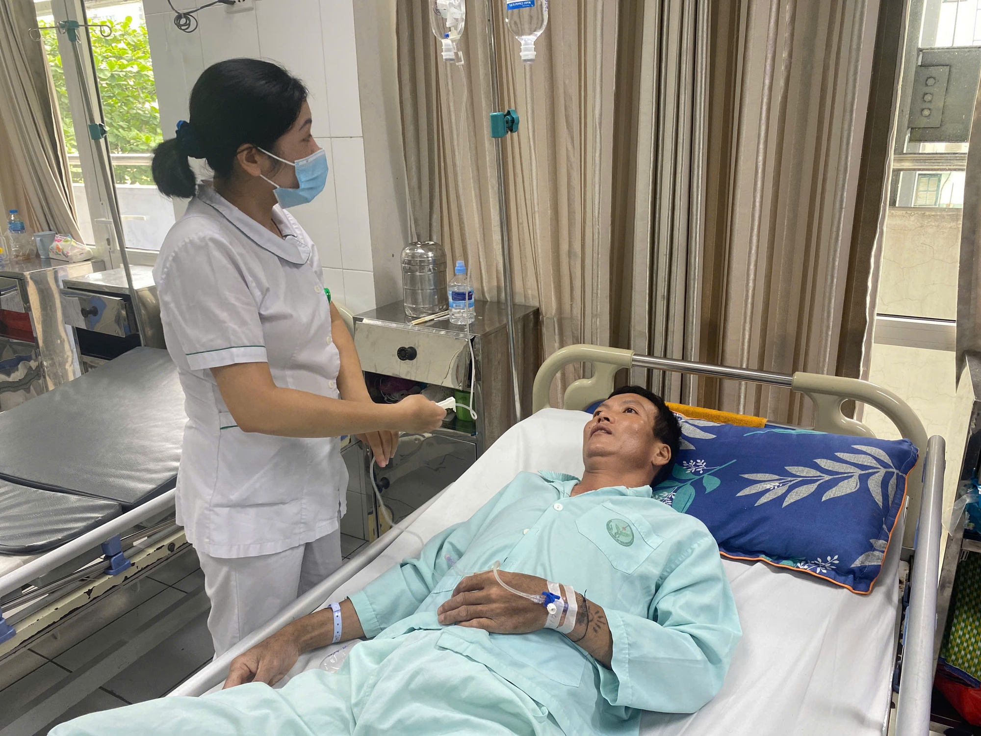 Người đàn ông dân tộc Thái rơi vào túng quẫn, nguy kịch sau tai nạn cần được giúp đỡ- Ảnh 1. Người đàn ông dân tộc Thái rơi vào túng quẫn, nguy kịch sau tai nạn cần được giúp đỡ- Ảnh 1.