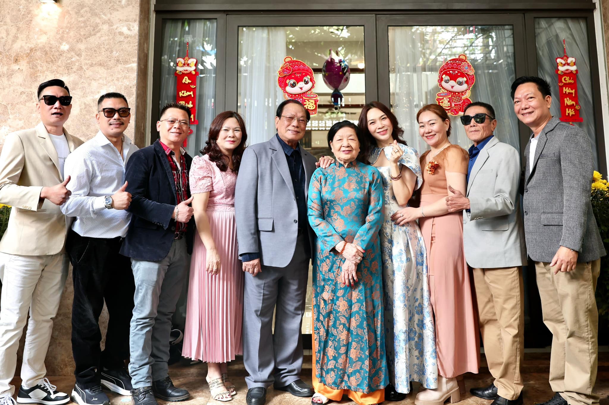 Thân thế kín tiếng của mẹ ruột Mỹ Tâm: Hoa khôi xứ Quảng một thời, tuổi xế chiều an hưởng hạnh phúc- Ảnh 10. Thân thế kín tiếng của mẹ ruột Mỹ Tâm: Hoa khôi xứ Quảng một thời, tuổi xế chiều an hưởng hạnh phúc- Ảnh 10.