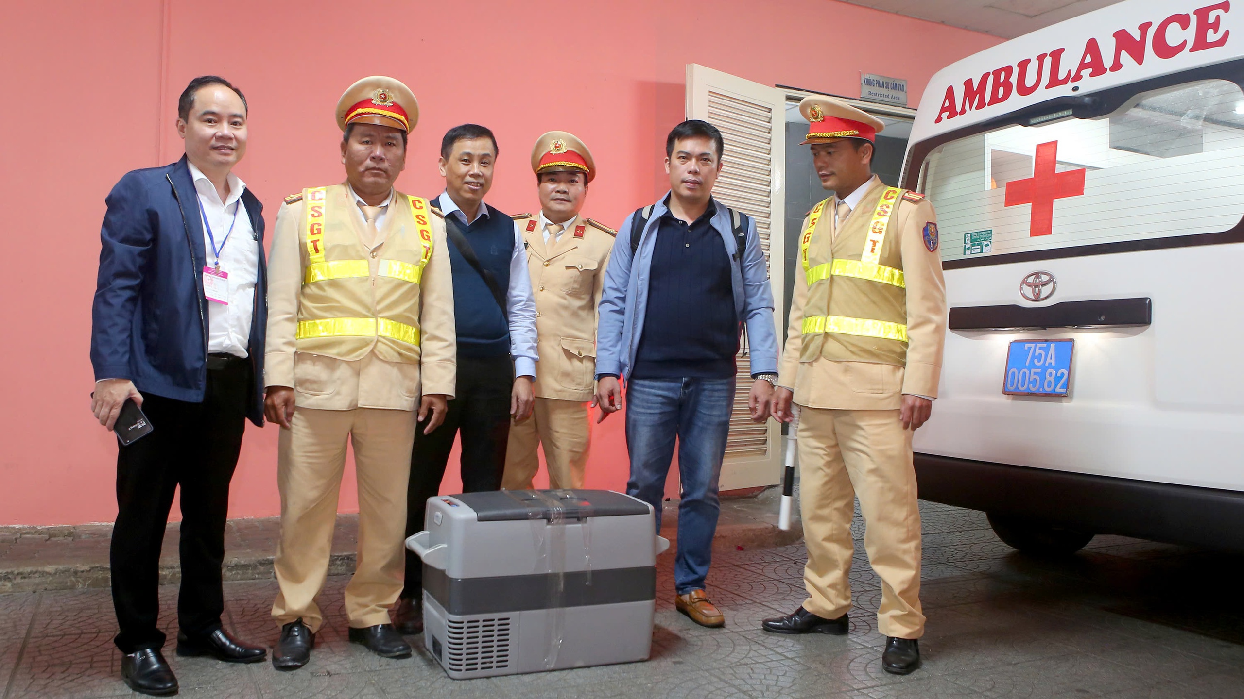 Bệnh nhi nhỏ tuổi nhất ghép gan tại Bệnh viện Trung ương Huế hồi sinh kỳ diệu- Ảnh 1. Bệnh nhi nhỏ tuổi nhất ghép gan tại Bệnh viện Trung ương Huế hồi sinh kỳ diệu- Ảnh 1.