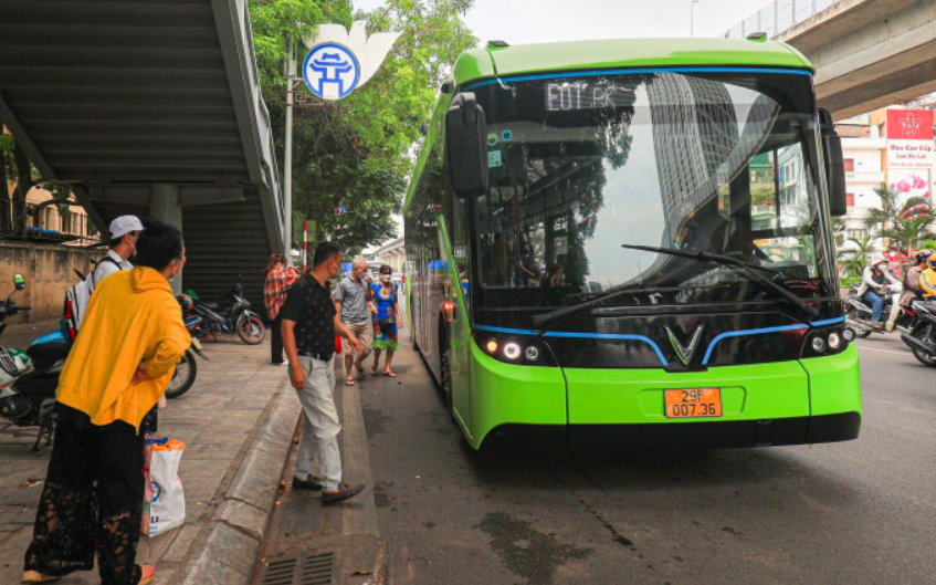 Hà Nội chuyển toàn bộ xe buýt sang xe điện, không khí sẽ trong lành?
