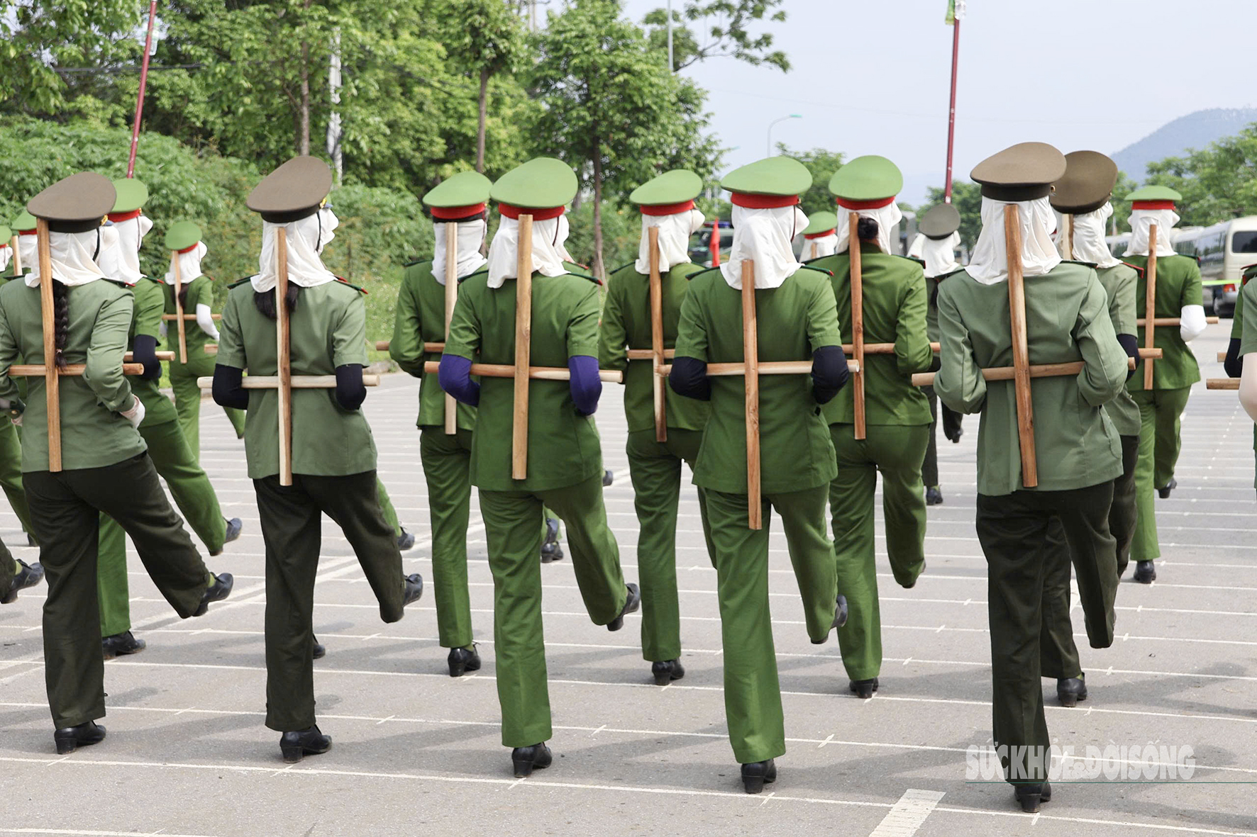 Chiến sĩ Công an miệt mài luyện tập dưới nắng hè chuẩn bị cho Lễ diễu binh, diễu hành dịp 2/9- Ảnh 3. Chiến sĩ Công an miệt mài luyện tập dưới nắng hè chuẩn bị cho Lễ diễu binh, diễu hành dịp 2/9- Ảnh 3.