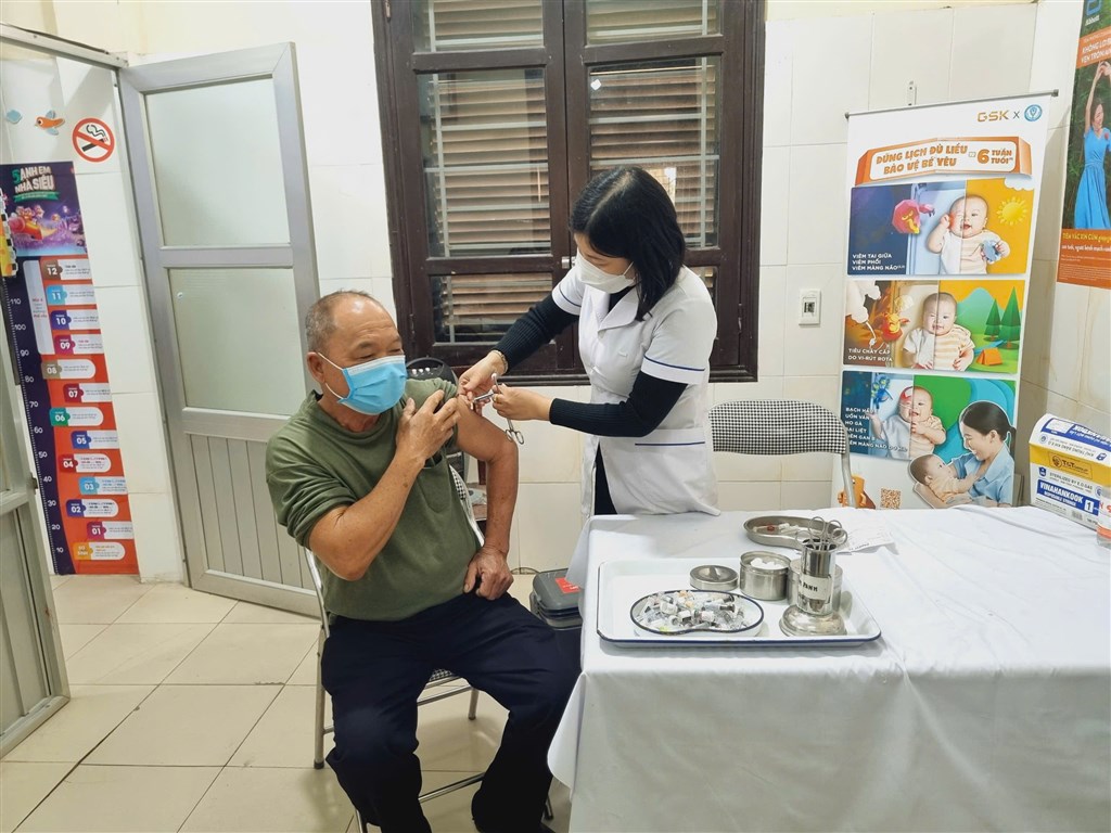 Mỗi năm ghi nhận hàng chục ca tử vong oan uổng vì tin vào thầy lang chữa khỏi bệnh dại
- Ảnh 2. Mỗi năm ghi nhận hàng chục ca tử vong oan uổng vì tin vào thầy lang chữa khỏi bệnh dại
- Ảnh 2.