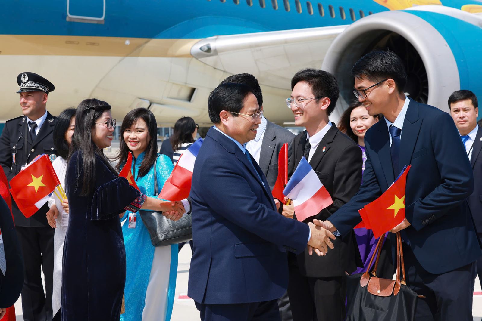 Thủ tướng Phạm Minh Chính tới Nice, bắt đầu chuyến công tác tại Cộng hoà Pháp- Ảnh 6. Thủ tướng Phạm Minh Chính tới Nice, bắt đầu chuyến công tác tại Cộng hoà Pháp- Ảnh 6.