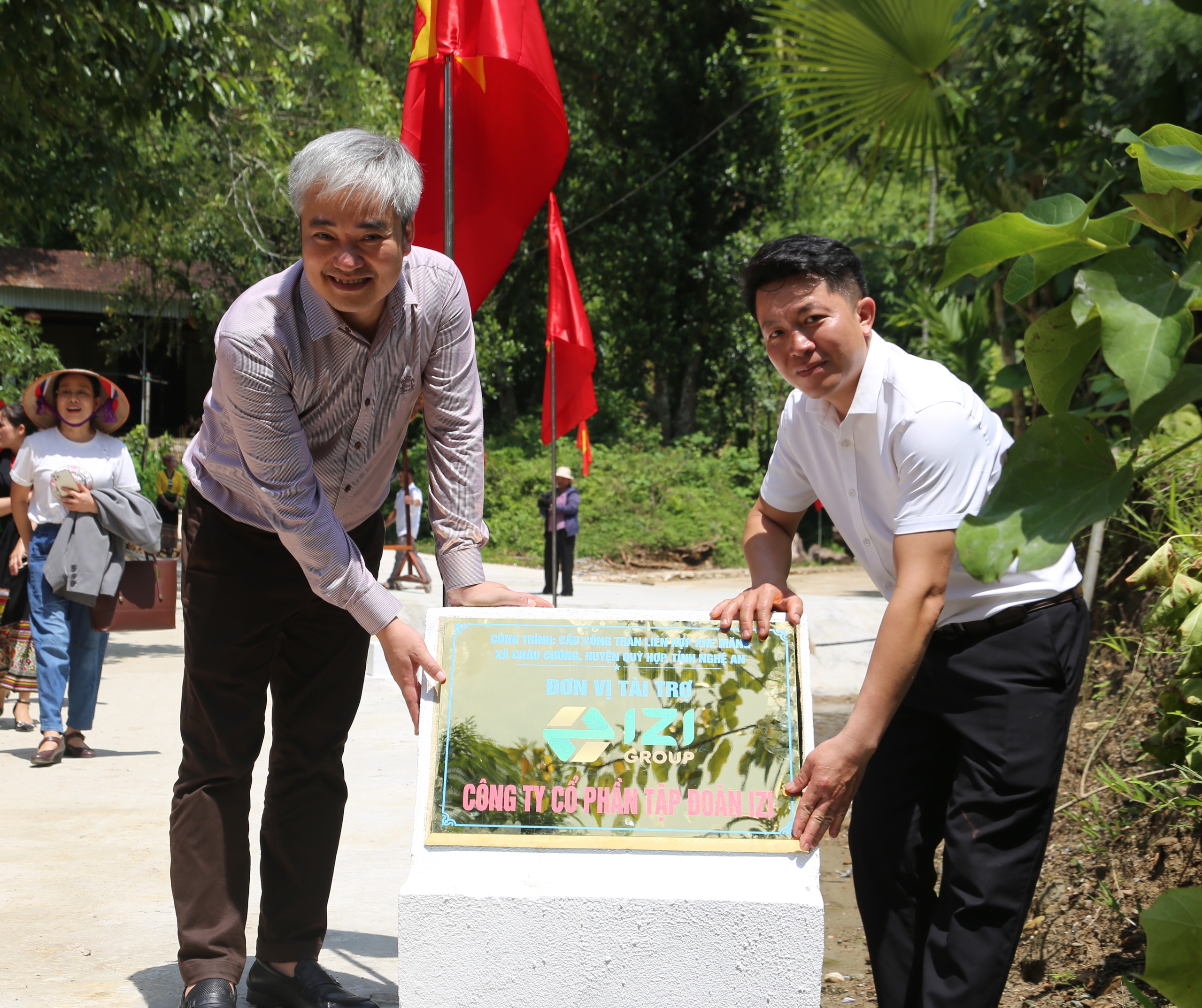 Báo Sức khỏe & Đời sống khánh thành cầu dân sinh hỗ trợ bản nghèo vùng cao Nghệ An- Ảnh 1. Báo Sức khỏe & Đời sống khánh thành cầu dân sinh hỗ trợ bản nghèo vùng cao Nghệ An- Ảnh 1.