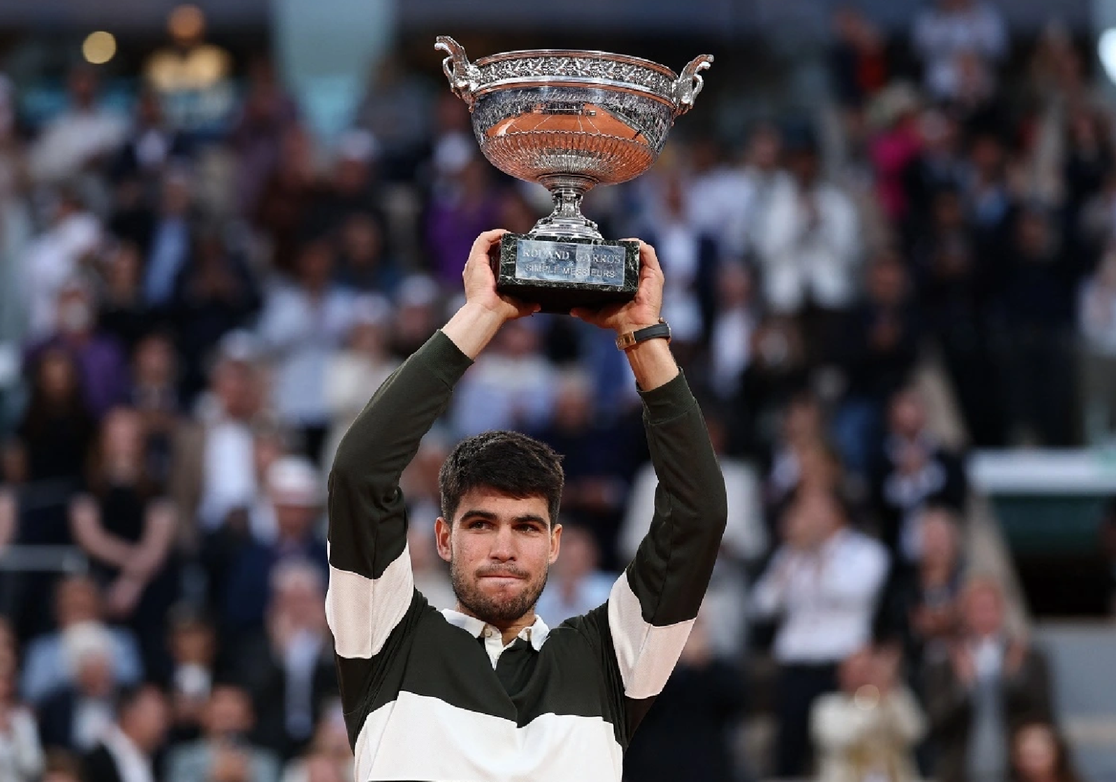 Thắng trận chung kết dài nhất lịch sử, Alcaraz vô địch Roland Garros 2025- Ảnh 1.