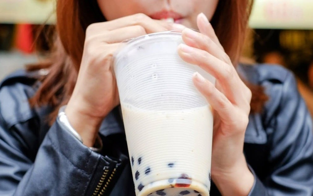 tra sua pho bien co the chua luong duong gap doi muc khuyen nghi moi ngay cua to chuc y te the gioi 17513310654041048850926 0 0 633 1013 crop 17513311507191675644108