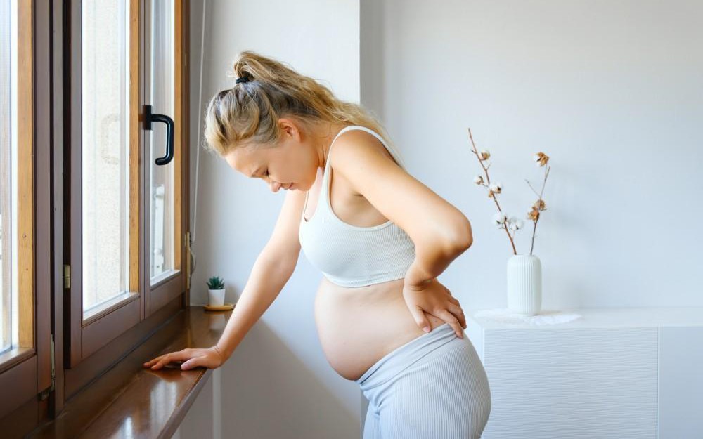6 mẹo an toàn giúp giảm đau lưng khi mang thai