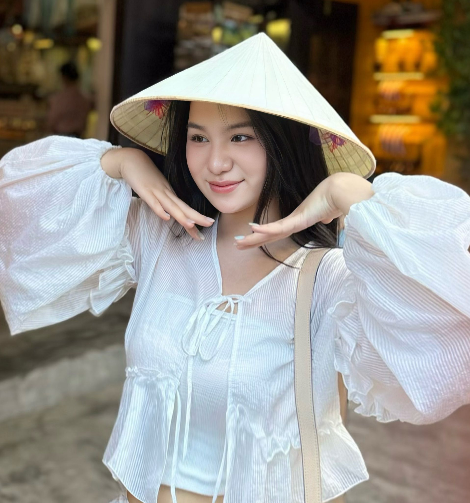 Diện mạo tuổi 23 con gái lớn của Á hậu Trịnh Kim Chi và đại gia Trấn Phương- Ảnh 6.