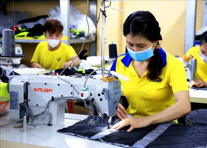 Công đoàn Việt Nam lý giải về đề xuất tăng lương tối thiểu vùng mức 9,2%- Ảnh 1. Công đoàn Việt Nam lý giải về đề xuất tăng lương tối thiểu vùng mức 9,2%- Ảnh 1.