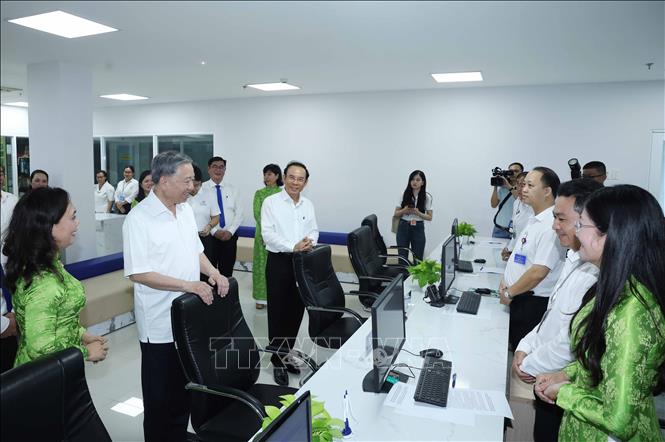 Đoàn kết bước vào chương mới của đất nước- Ảnh 1. Đoàn kết bước vào chương mới của đất nước- Ảnh 1.