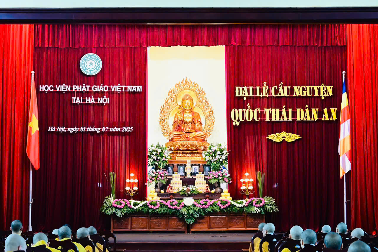 Đúng 6 giờ sáng ngày 1/7, các chùa trên toàn quốc cử chuông, trống cầu quốc thái dân an- Ảnh 4. Đúng 6 giờ sáng ngày 1/7, các chùa trên toàn quốc cử chuông, trống cầu quốc thái dân an- Ảnh 4.