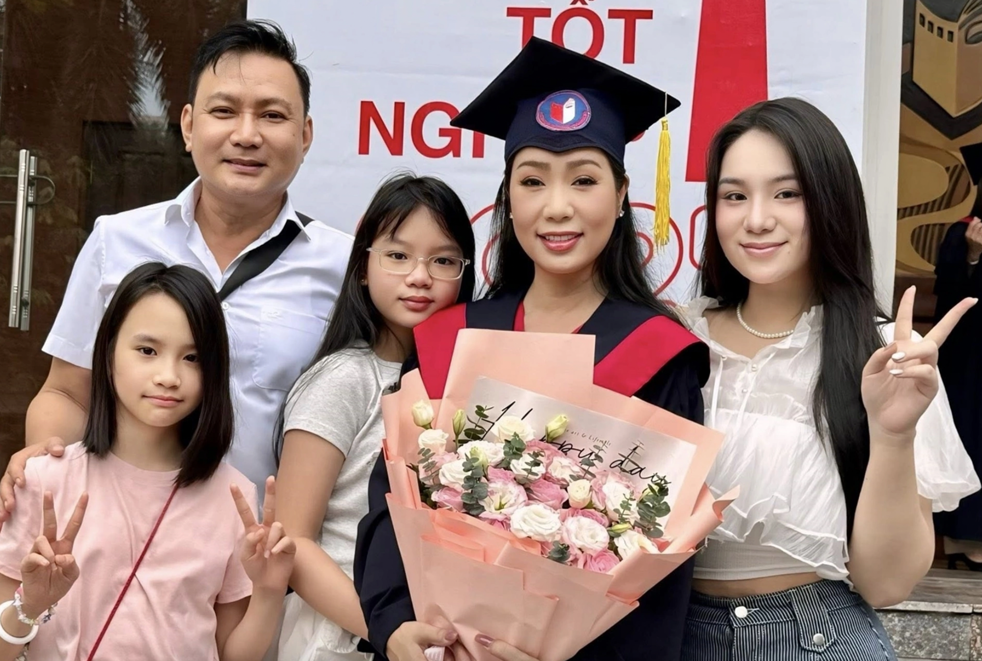 Diện mạo tuổi 23 con gái lớn của Á hậu Trịnh Kim Chi và đại gia Trấn Phương- Ảnh 1.