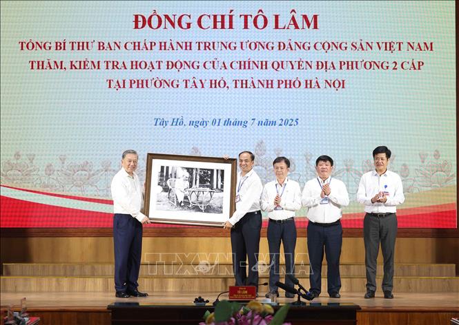 Tổng Bí thư kiểm tra hoạt động của chính quyền địa phương hai cấp tại phường Tây Hồ- Ảnh 10.