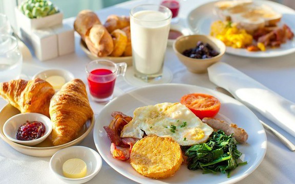 Bữa ăn lành mạnh – Chìa khóa kiểm soát đường huyết và ngăn ngừa biến chứng đái tháo đường