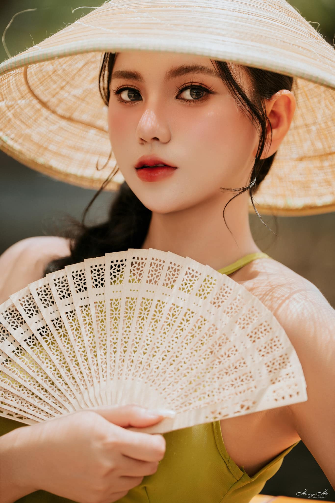 Người đẹp quê Quảng Ninh bất ngờ rủ con gái NSND Trần Nhượng thi Miss Grand Vietnam 2025- Ảnh 4. Người đẹp quê Quảng Ninh bất ngờ rủ con gái NSND Trần Nhượng thi Miss Grand Vietnam 2025- Ảnh 4.
