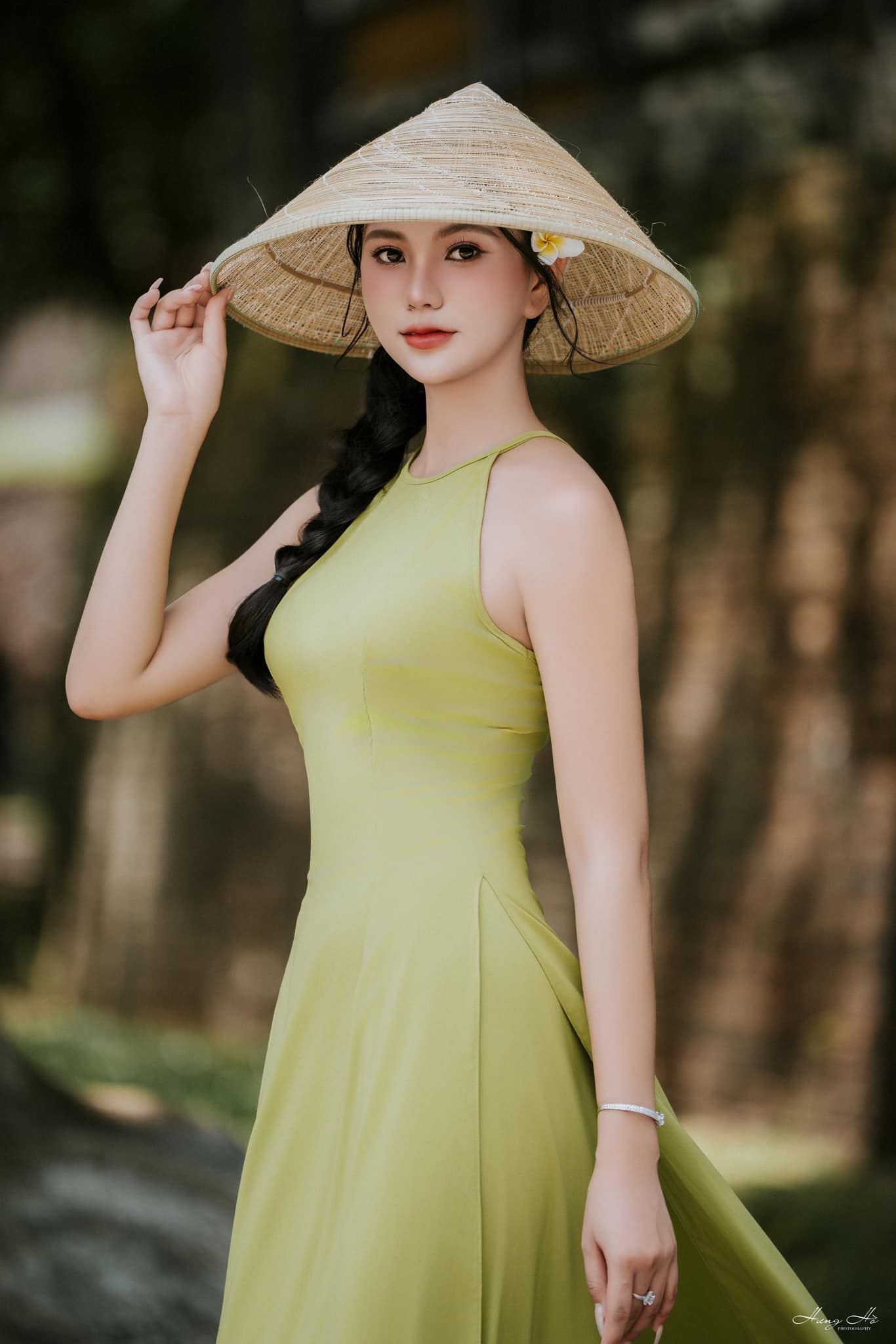 Người đẹp quê Quảng Ninh bất ngờ rủ con gái NSND Trần Nhượng thi Miss Grand Vietnam 2025- Ảnh 5. Người đẹp quê Quảng Ninh bất ngờ rủ con gái NSND Trần Nhượng thi Miss Grand Vietnam 2025- Ảnh 5.