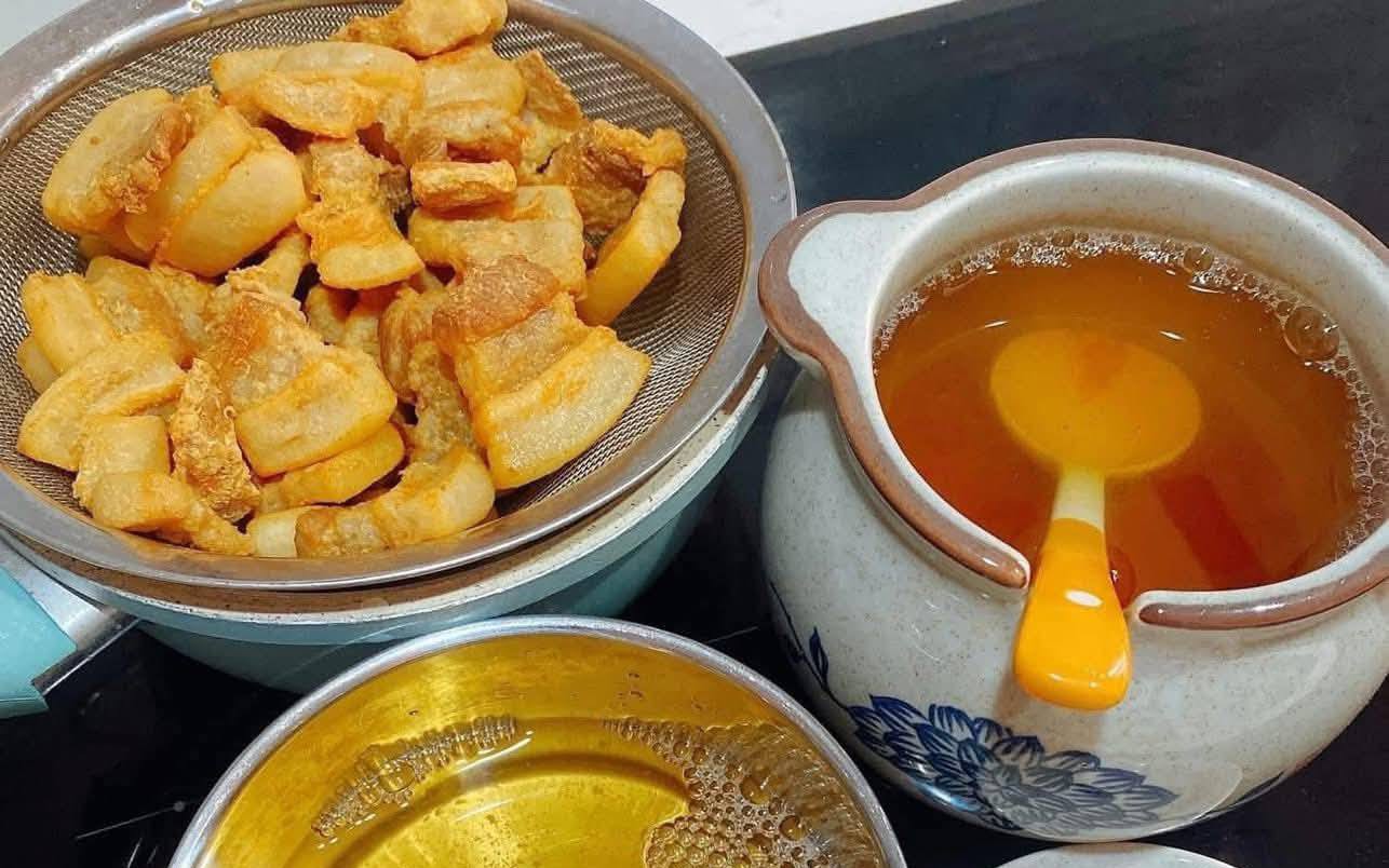 Hà Nội: Người dân 'vô tư' tập thể dục giữa công viên ngổn ngang gạch đá, bụi bay mù mịt- Ảnh 13.
