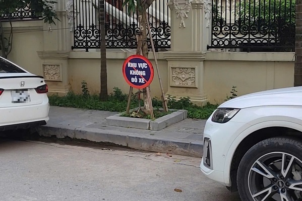 Hà Nội: Chông 5 ngạnh tự chế ‘bẫy’ ô tô ở khu chung cư Tecco- Ảnh 3.