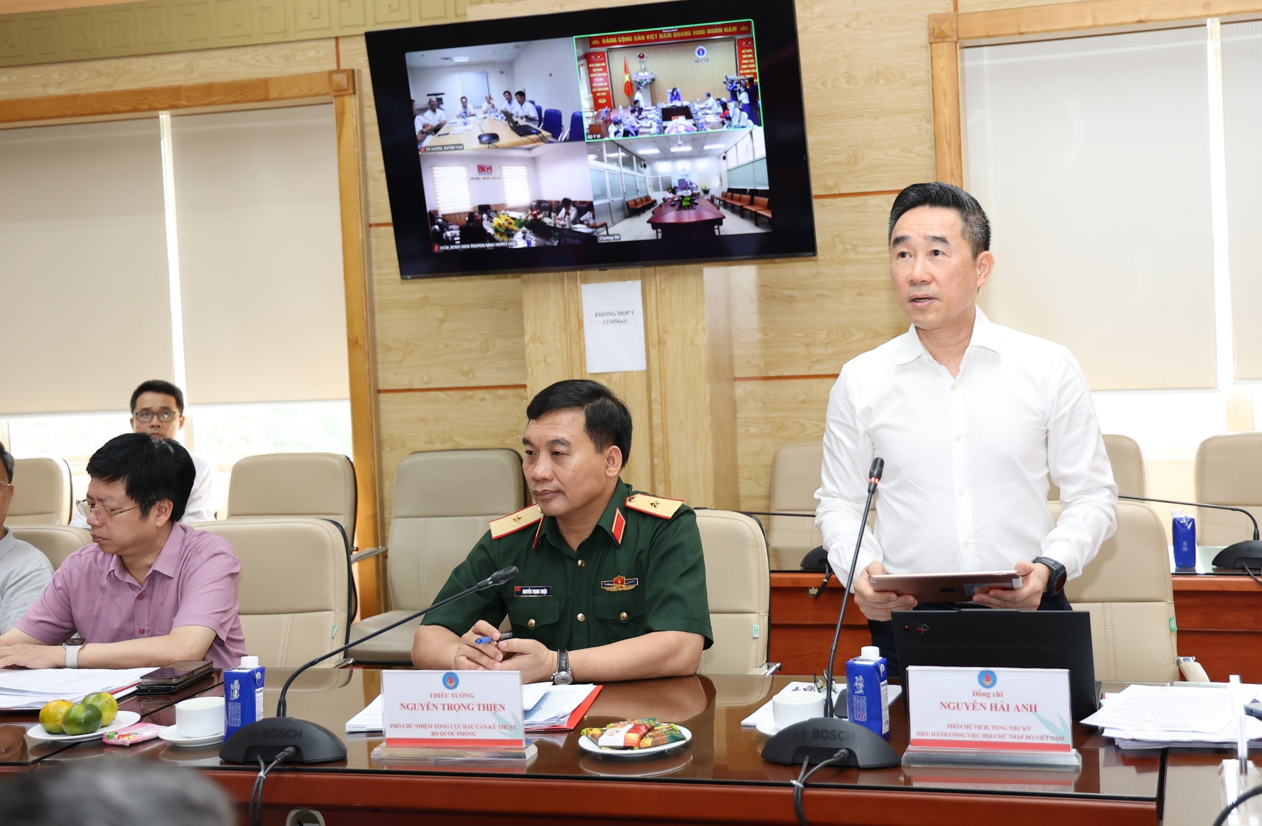 Bộ trưởng Bộ Y tế: Cần chung tay thực hiện hiến máu tình nguyện để bảo đảm máu cho điều trị và cấp cứu- Ảnh 12.