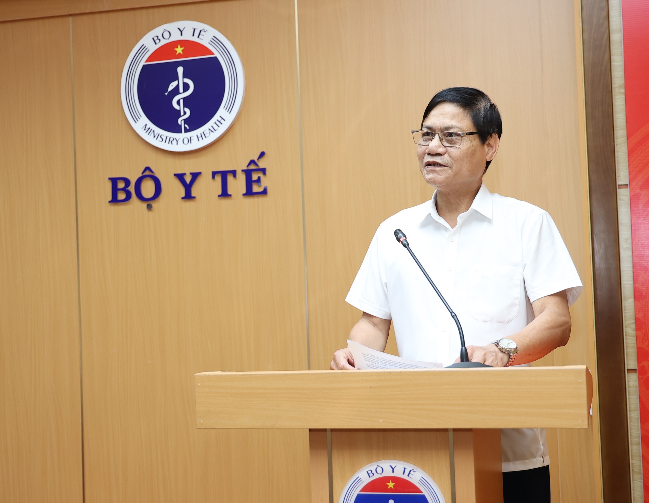 Bộ trưởng Bộ Y tế: Cần chung tay thực hiện hiến máu tình nguyện để bảo đảm máu cho điều trị và cấp cứu- Ảnh 2.