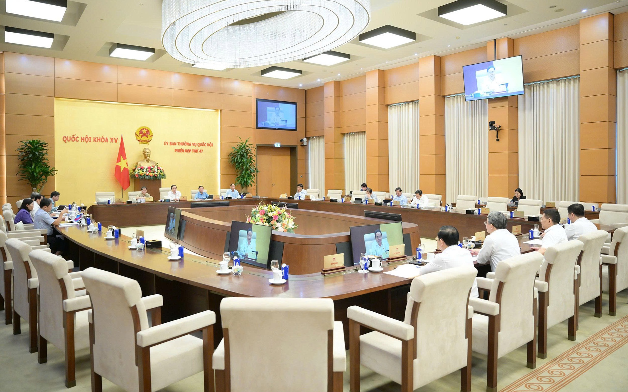 Đưa hoạt động livestream, bán hàng tiếp thị liên kết vào dự án Luật Thương mại điện tử