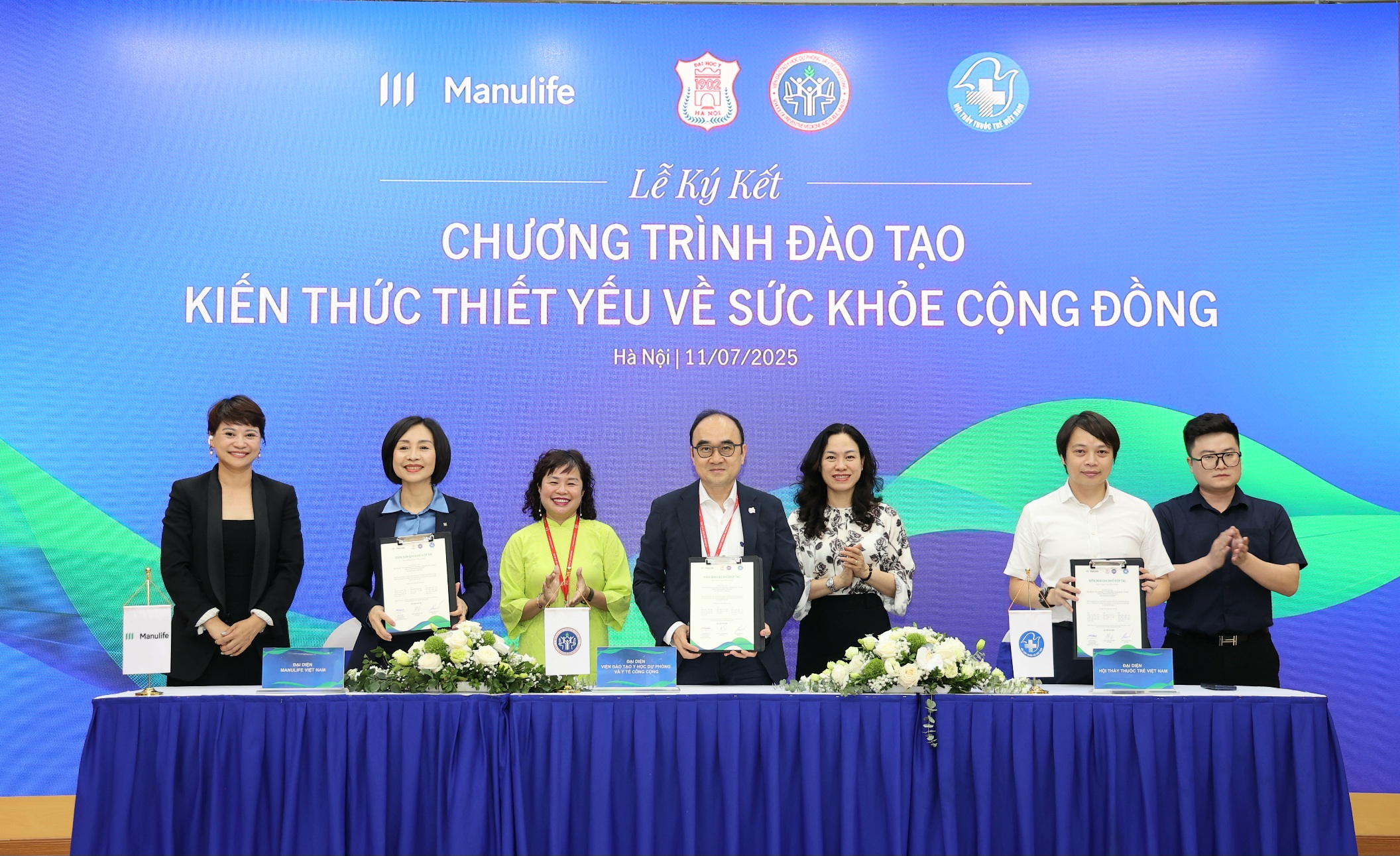Đẩy mạnh đào tạo kiến thức thiết yếu về sức khoẻ cộng đồng- Ảnh 1.