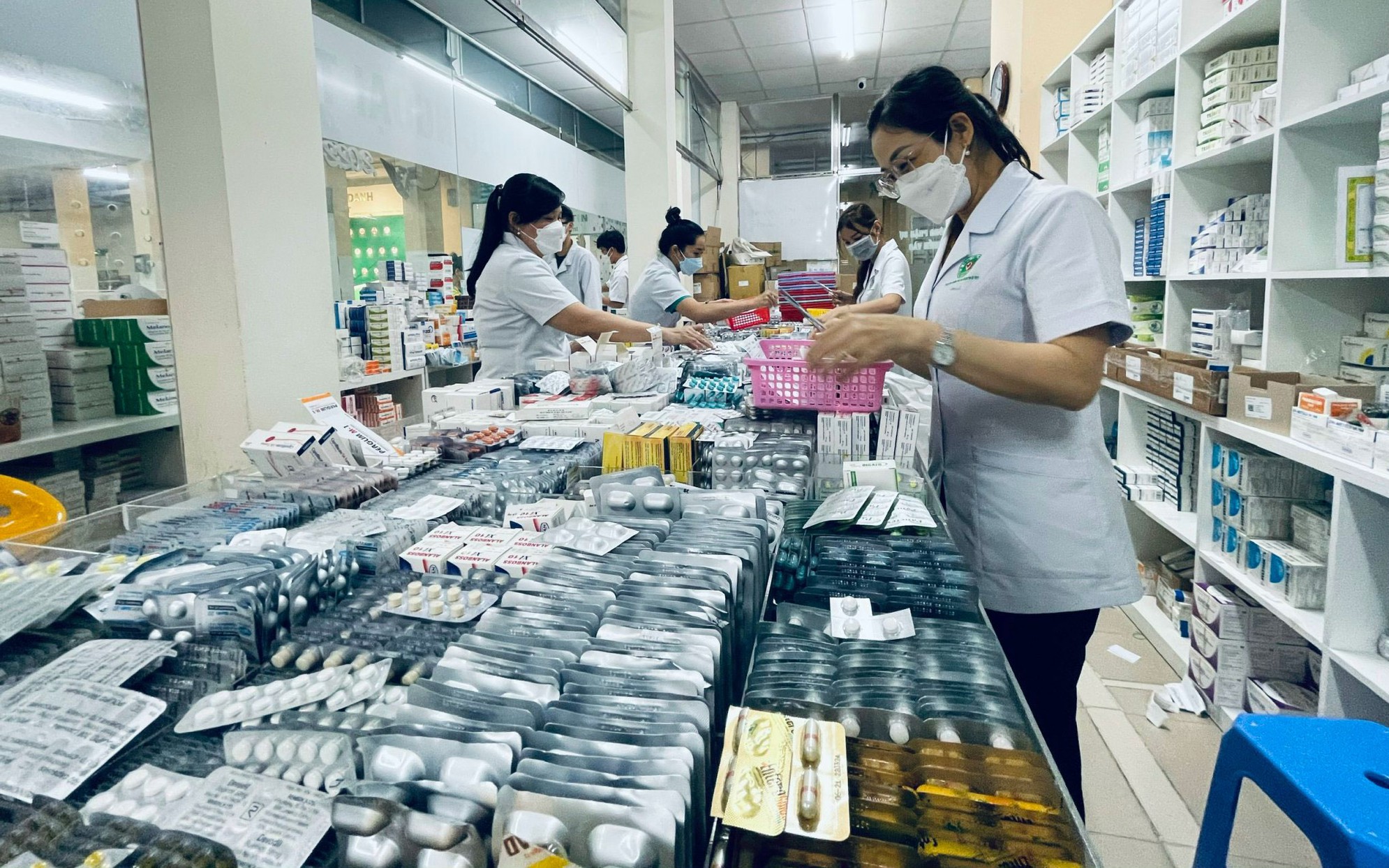 Bộ Y tế yêu cầu tuyệt đối không để xảy ra khan hiếm, thiếu thuốc khám, chữa bệnh 