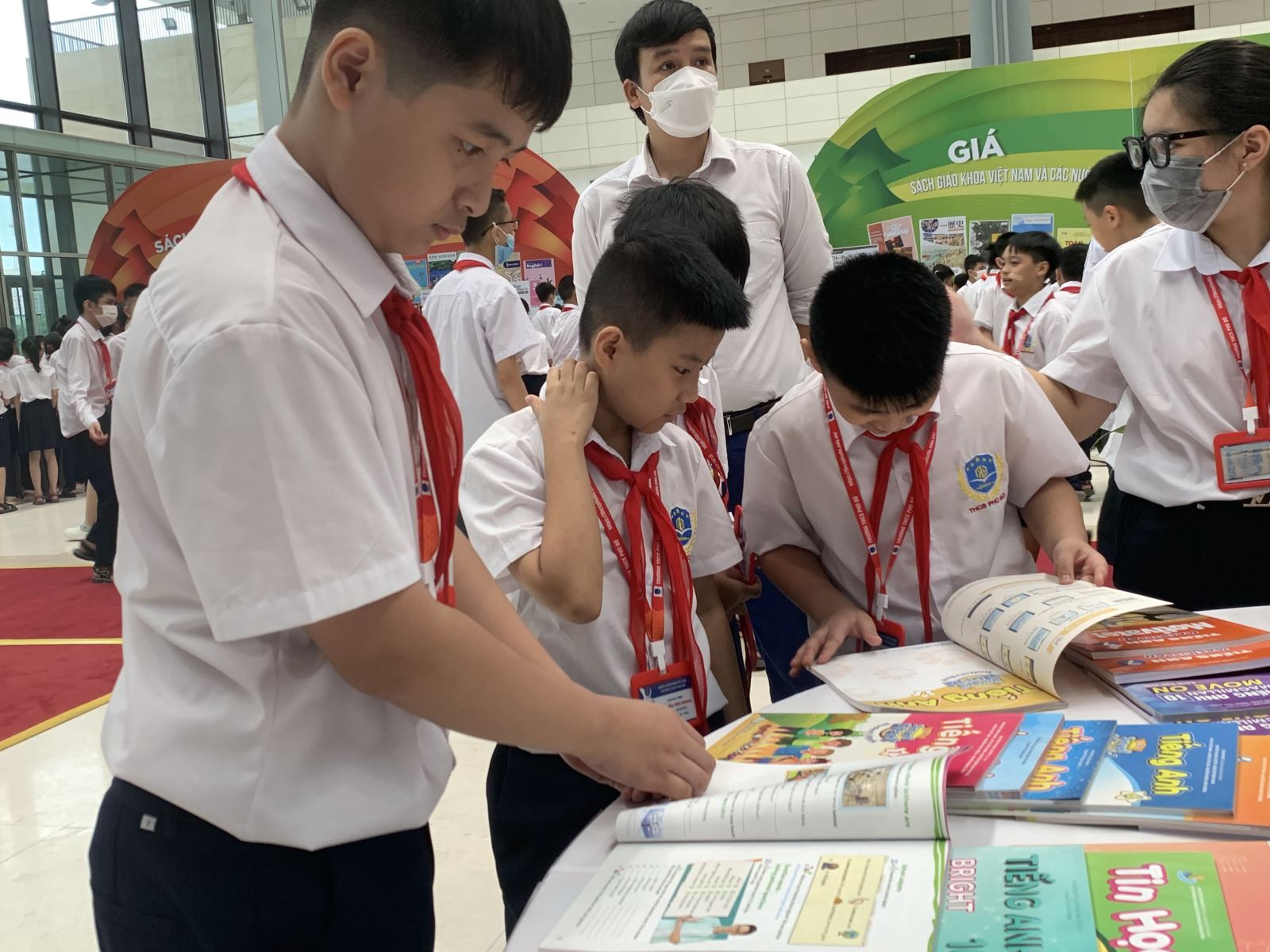 Đang rà soát để sửa sách giáo khoa sau sáp nhập tỉnh, thành- Ảnh 1. Đang rà soát để sửa sách giáo khoa sau sáp nhập tỉnh, thành- Ảnh 1.