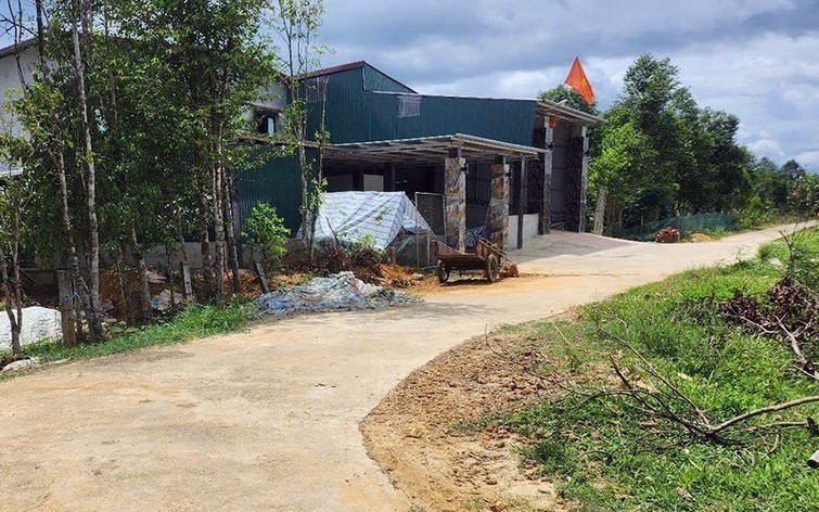Cãi nhau lúc đêm khuya, một người bị chém vào cổ- Ảnh 2.