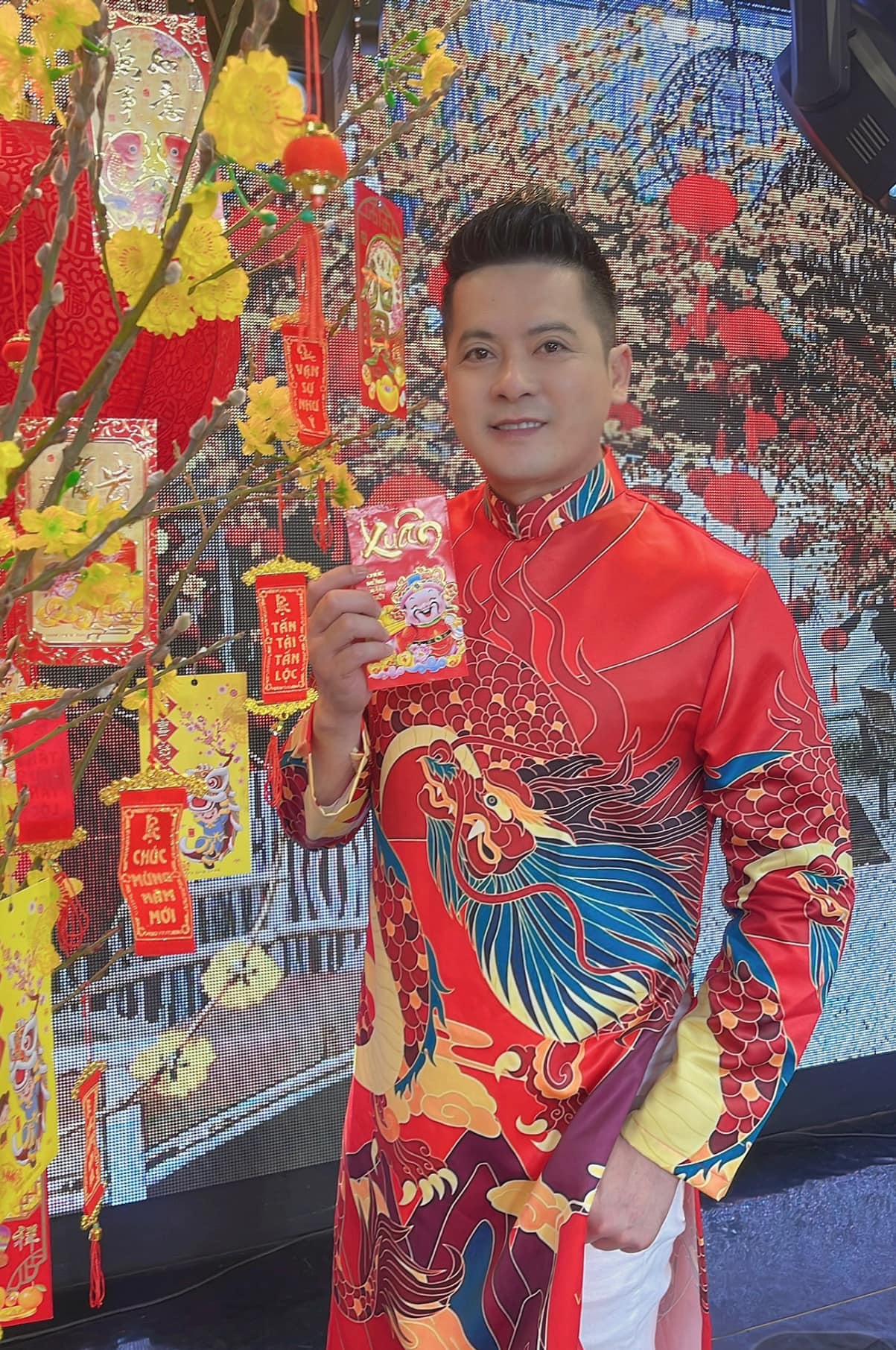 'Gã chồng sở khanh' trong 'Gạo nếp gạo tẻ' ở đời thực có cuộc sống cực vất vả bên trời Tây- Ảnh 1. 'Gã chồng sở khanh' trong 'Gạo nếp gạo tẻ' ở đời thực có cuộc sống cực vất vả bên trời Tây- Ảnh 1.