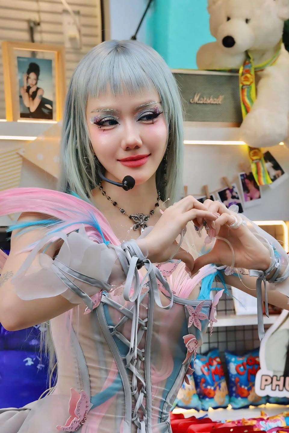 Phương Linh - Phương Ly: Tình chị em mỹ nhân xứ Thanh 'ngọt hơn đường'- Ảnh 3. Phương Linh - Phương Ly: Tình chị em mỹ nhân xứ Thanh 'ngọt hơn đường'- Ảnh 3.