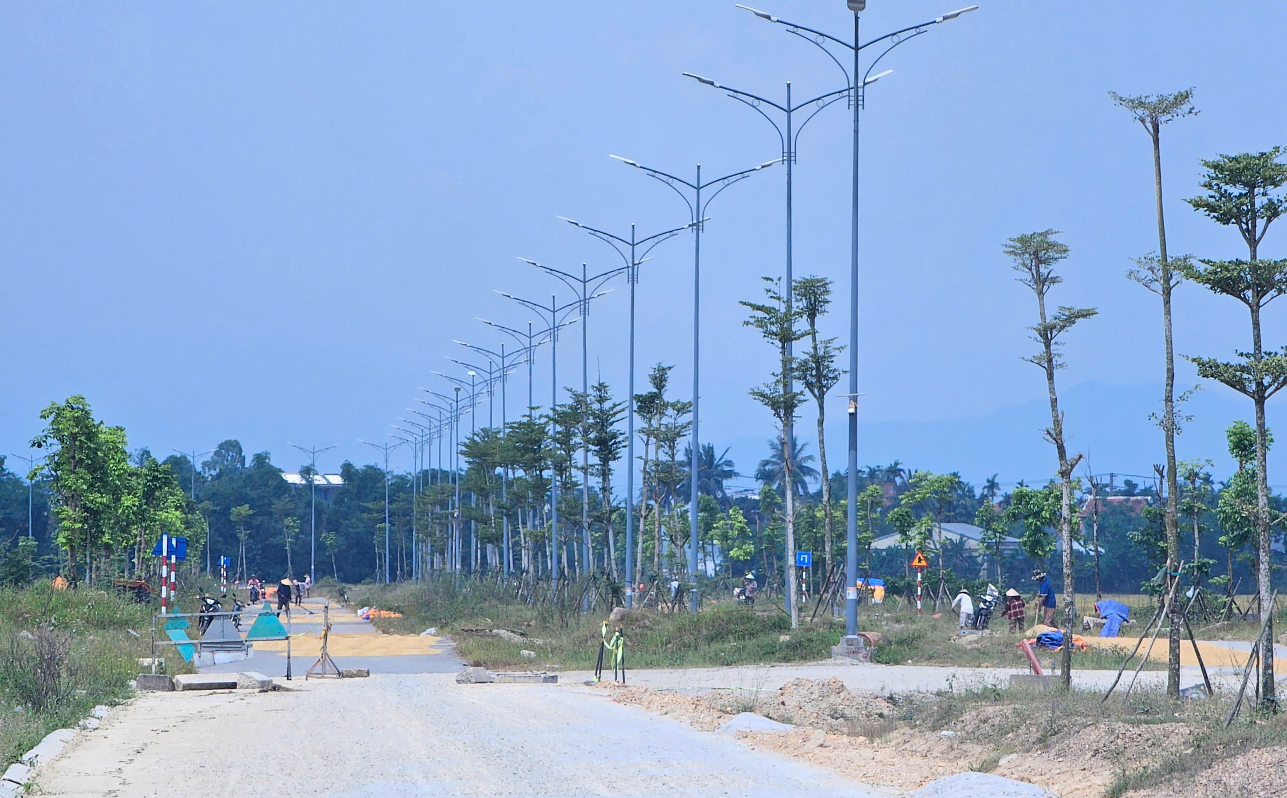 Sau gần 7 năm, dự án đường trăm tỷ ở Huế hiện ra sao?- Ảnh 5. Sau gần 7 năm, dự án đường trăm tỷ ở Huế hiện ra sao?- Ảnh 5.