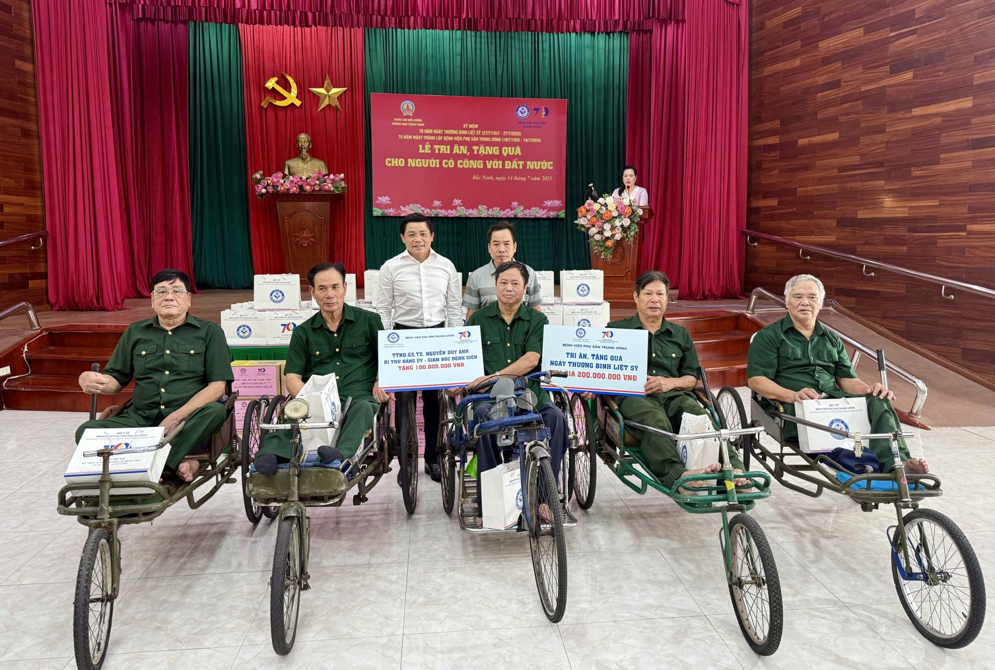 Bệnh viện Phụ sản TW tri ân thương, bệnh binh tại Trung tâm Điều dưỡng thương binh Thuận Thành- Ảnh 1.