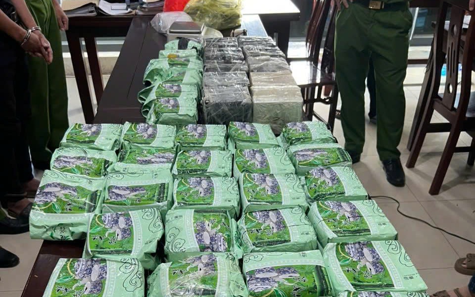 Nghệ An phá đường dây ma túy xuyên quốc gia, thu giữ 60 bánh heroin