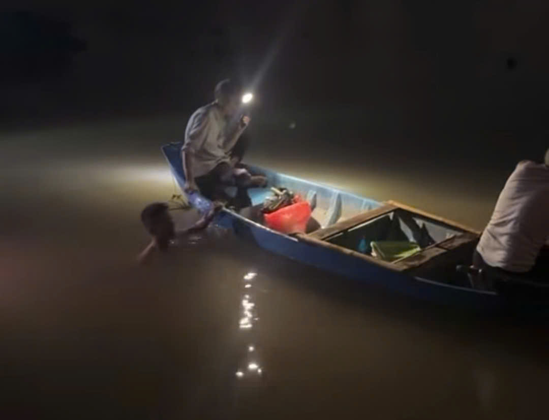 Đi tắm sông cùng nhóm bạn, nam sinh lớp 6 đuối nước mất tích- Ảnh 1. Đi tắm sông cùng nhóm bạn, nam sinh lớp 6 đuối nước mất tích- Ảnh 1.