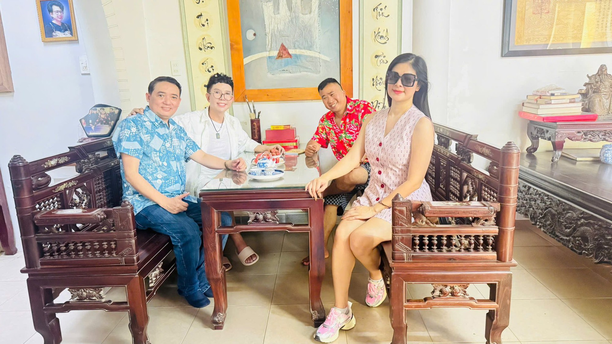 Thân thế cha ruột ca sĩ Long Nhật: Nhà thơ, nhà thư pháp nổi tiếng xứ Huế- Ảnh 3. Thân thế cha ruột ca sĩ Long Nhật: Nhà thơ, nhà thư pháp nổi tiếng xứ Huế- Ảnh 3.