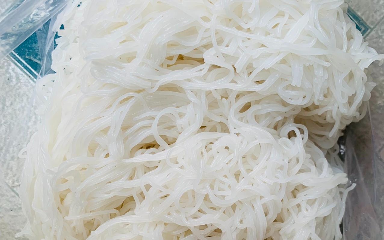 Bún để qua đêm có vị chua nhẹ: Ăn được hay nên bỏ?