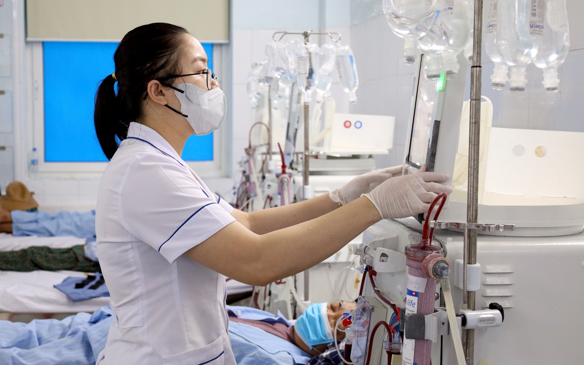 Bộ Y tế phản hồi gì về đề xuất có chính sách thu hút, phụ cấp đặc thù, hỗ trợ cán bộ y tế?