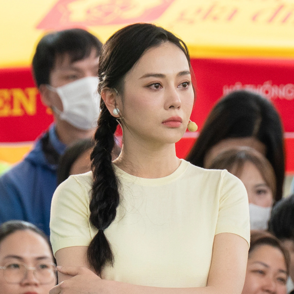 Bố mẹ diễn viên Phương Oanh từng sa sút tinh thần khi gia đình gặp biến cố lớn- Ảnh 1. Bố mẹ diễn viên Phương Oanh từng sa sút tinh thần khi gia đình gặp biến cố lớn- Ảnh 1.